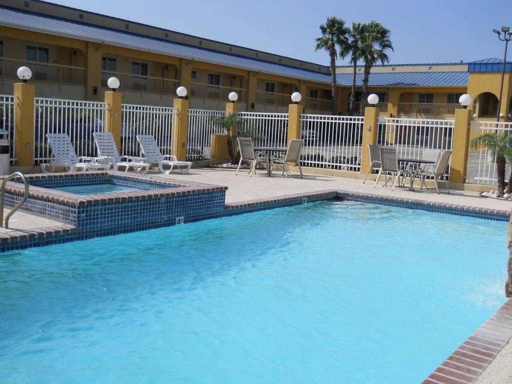 Rodeway Inn & Suites Corpus Christi Northwest