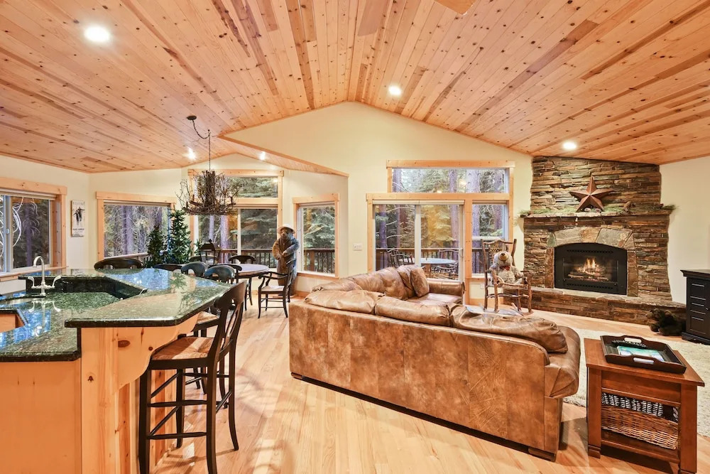 Luxe Mountain Haven In The Heart Of Tahoe Donner 3 Bedroom Home
