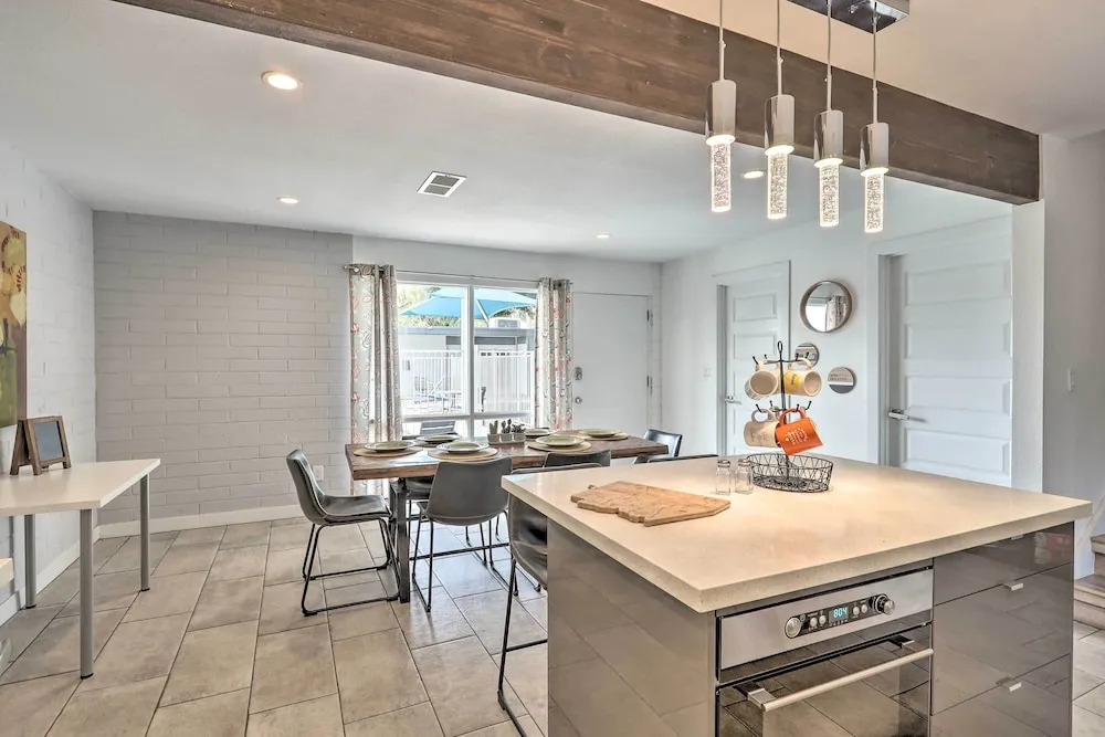 Chic Scottsdale Home w/ Balcony, Walk to Old Town!