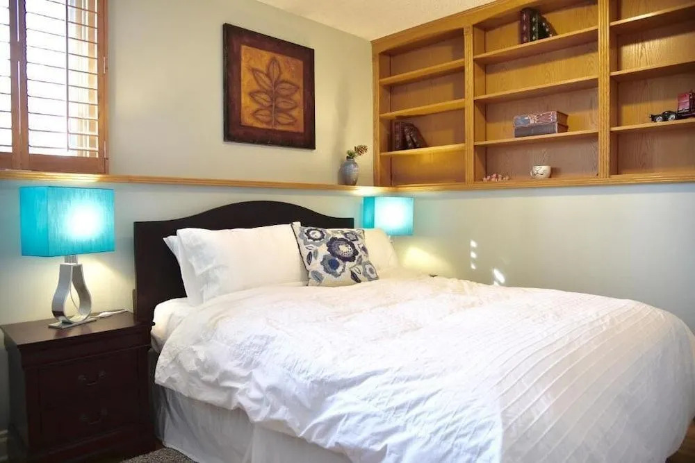 Calgary Cozy Home