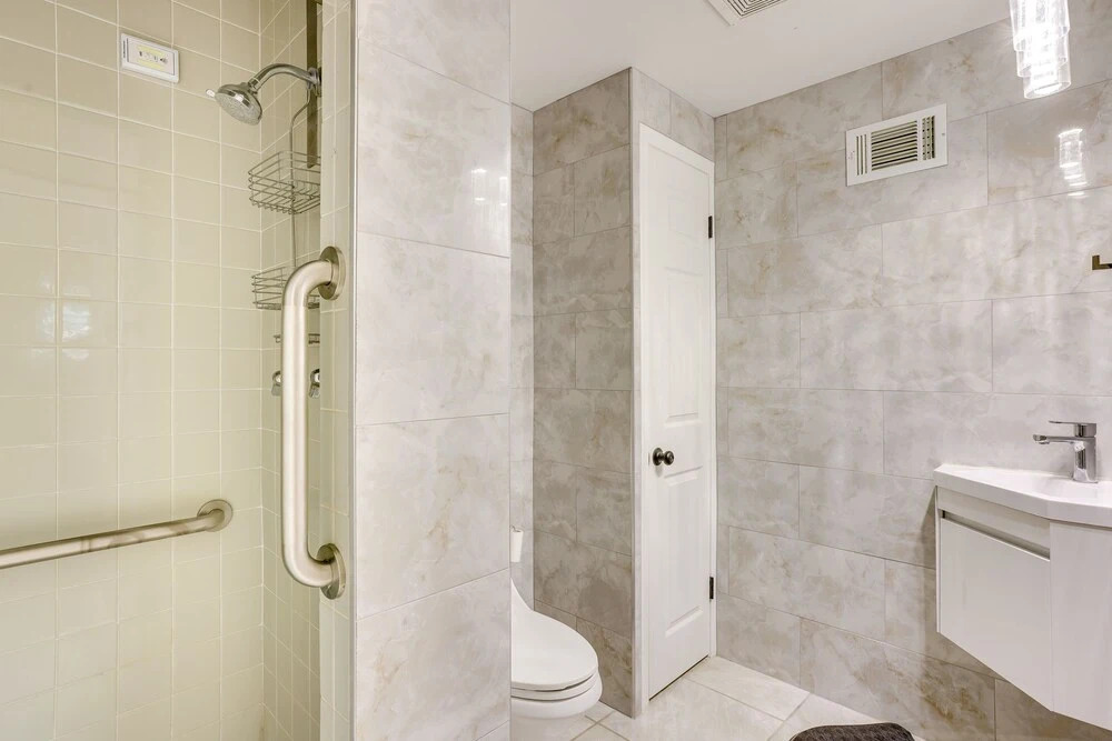 Charming Omaha Getaway - 3 Mi to Baxter Arena!