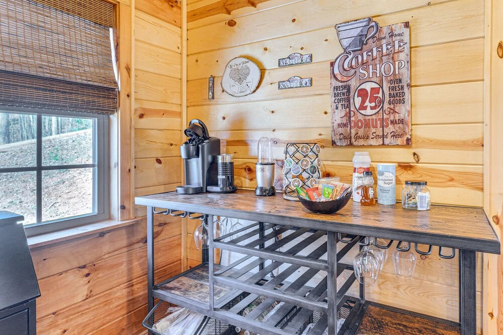 Hot Tub + Fire Pit: Dog-Friendly Cabin in Murphy