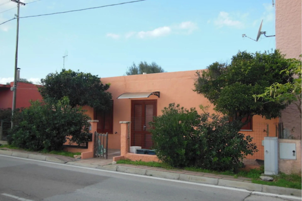 Ground floor apartment with private entrance just 5 minutes walk from the beach-Tirreno 2