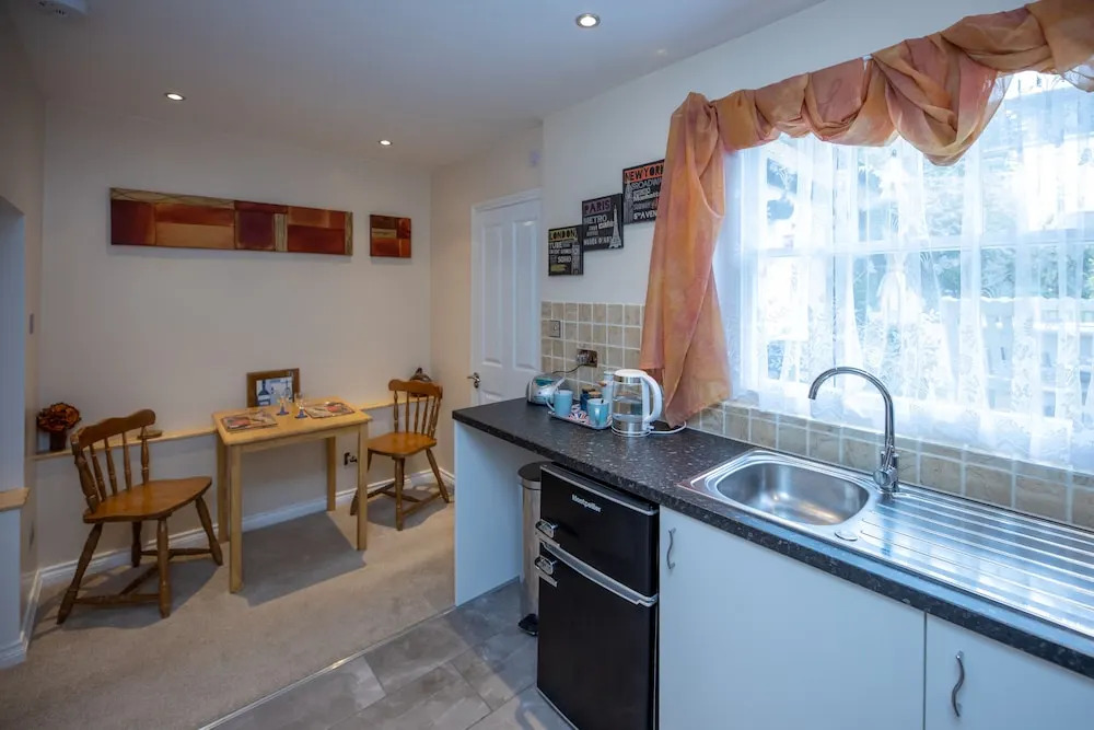 Central Quiet and Cosy St Helier Flat