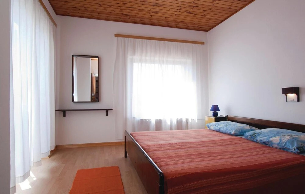 Stunning Home in Barban With Wifi and 2 Bedrooms