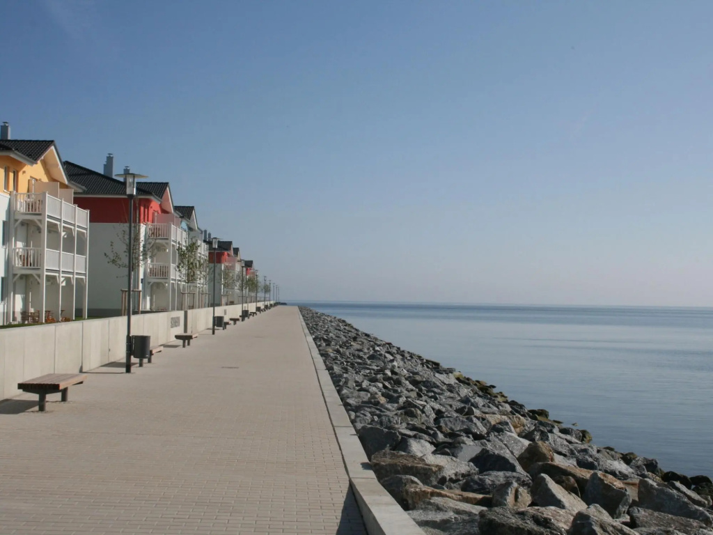 Spacious apartment in Boltenhagen near the beach