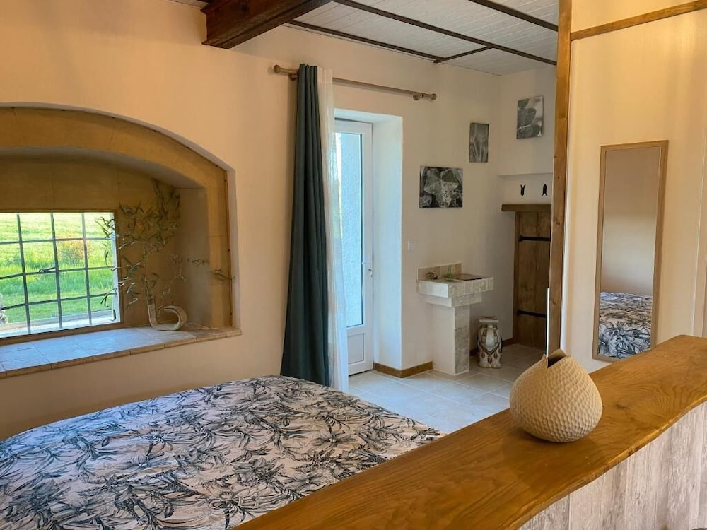 LAnagramme, chambres, table dhôtes et gîte pour adultes, naturistes ou non