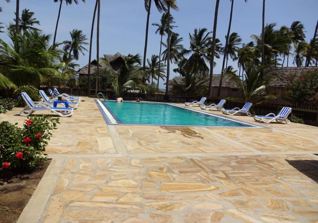 Barrys Beach Resort Pangani