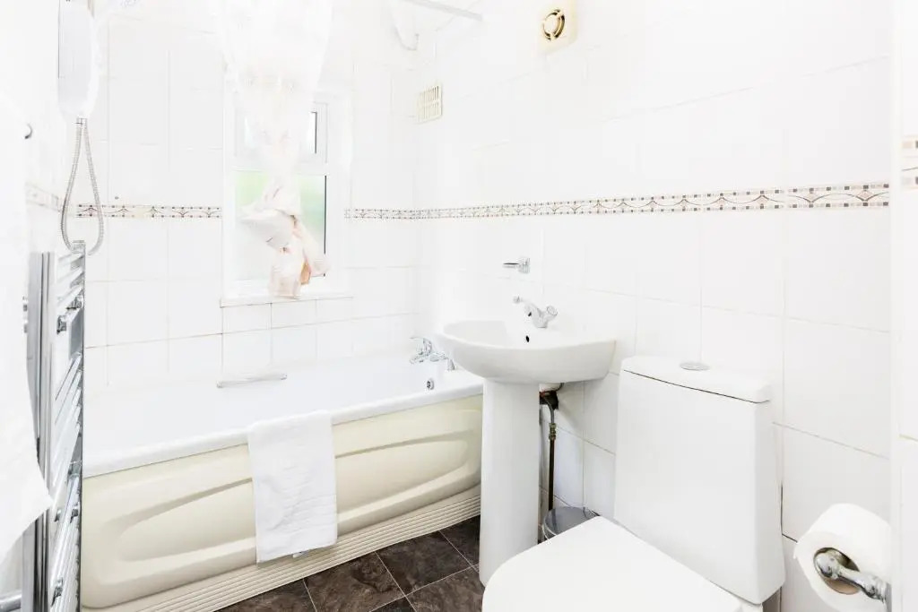 CIean and Cozy Quiet 4 Bedroom House in Acocks Green close to NEC perfect for contractors and families