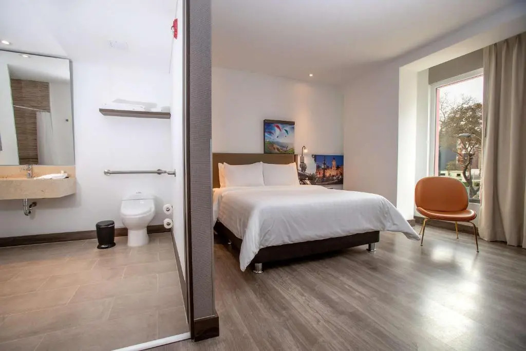 Hampton San Isidro para Lima Tours