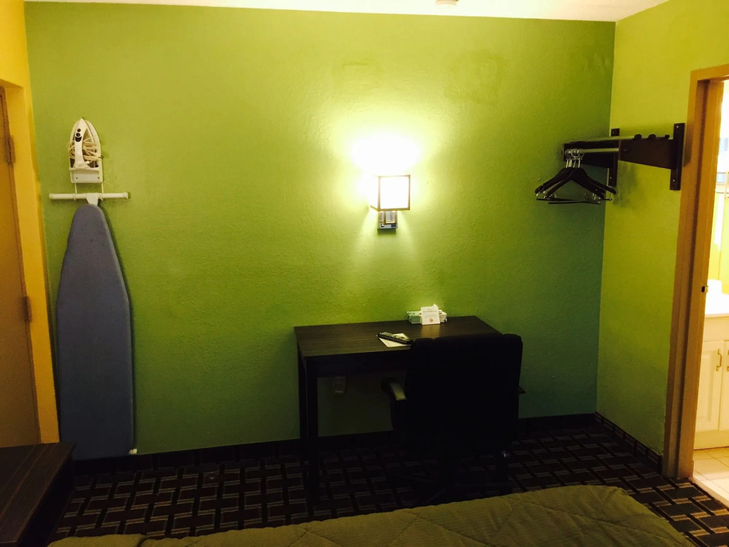 University Manor Inn