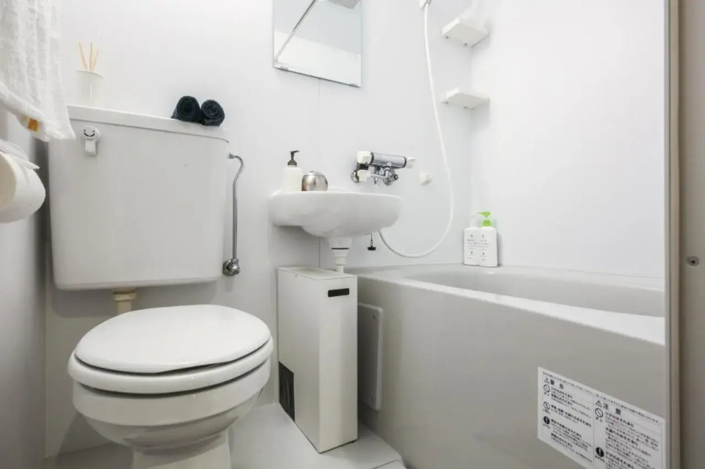 North Cottage Studio Apartment with private entrance