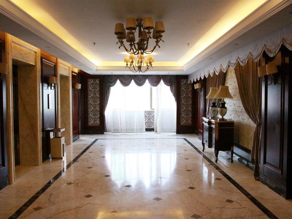 Four Seasons Fashion Hotel (Yongkang South Railway Station Xijinqiao Pedestrian Street)