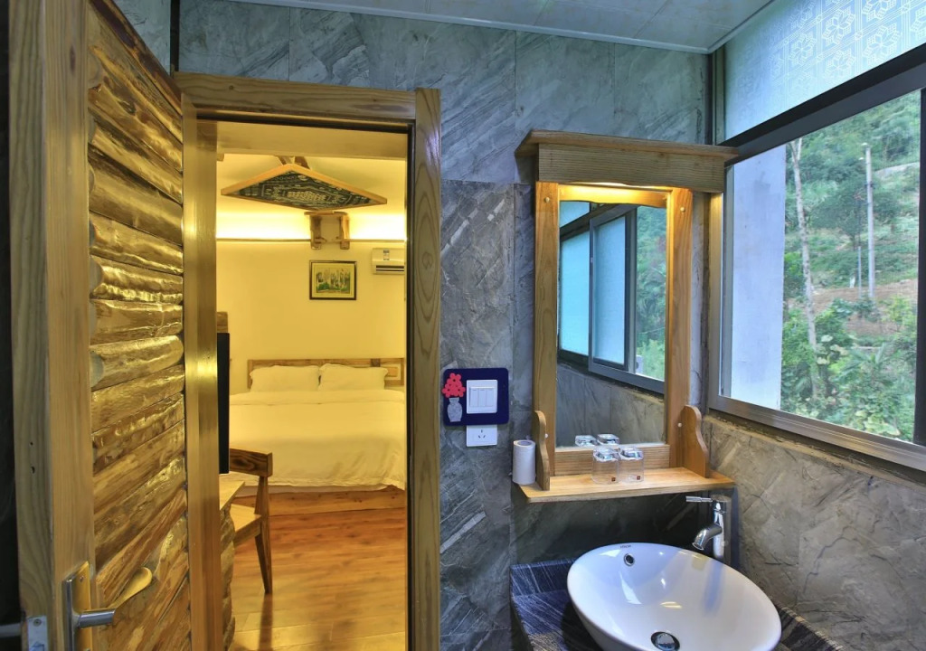 Destination Youth Hostel-Walk 5 minutes to east entrance of national park,Coffee,Book tickets,Laundry service,Experienced tour guide service