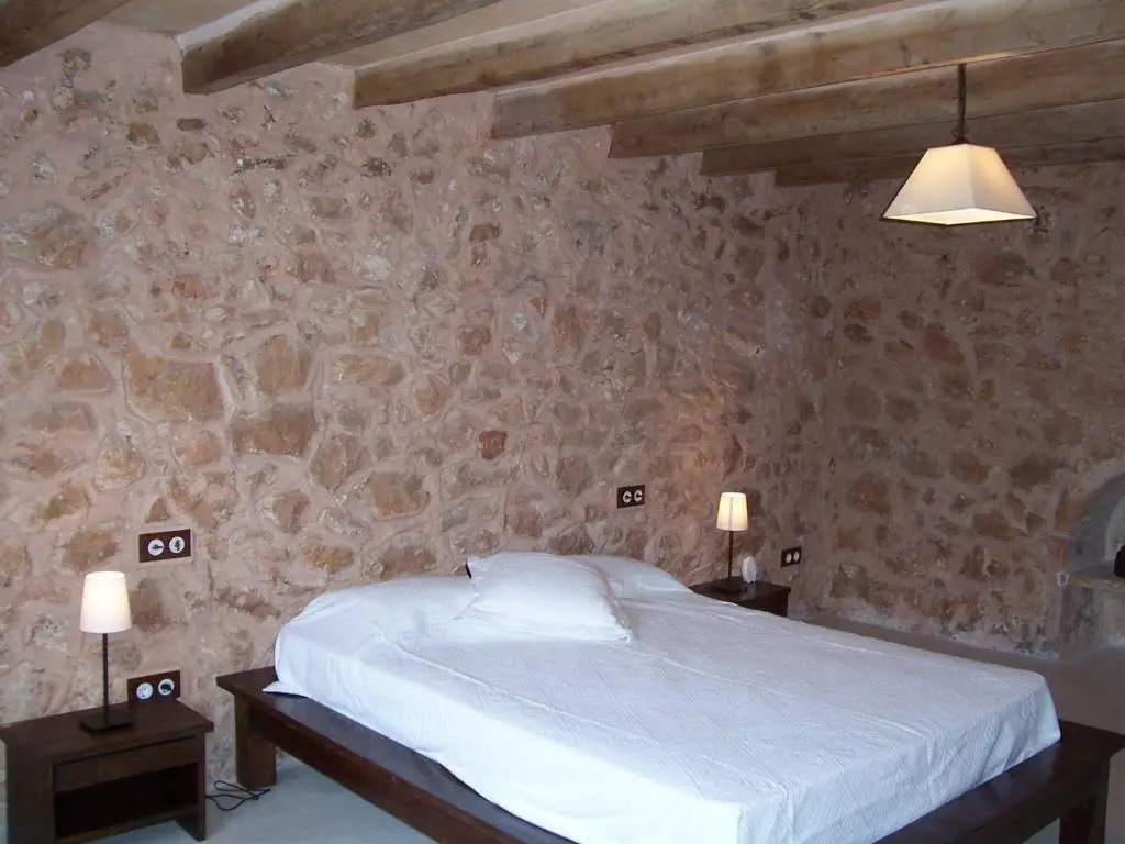 Beautiful Rustic Mallorcan House With Private Pool Near Cas Concos