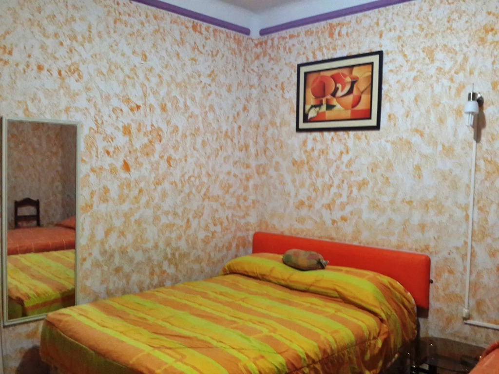 Gina's Hotel