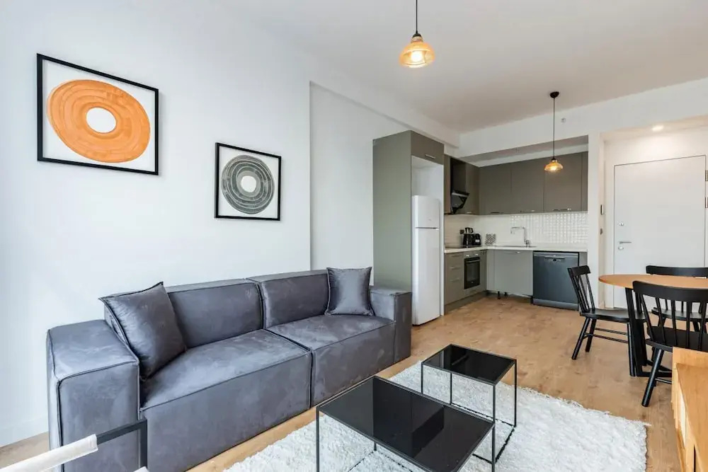 Modern Flat with Fantastic City View in Kadikoy