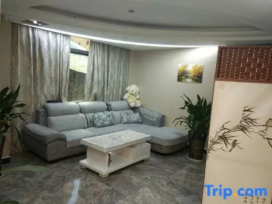 Jishou Runyuan Theme Hotel