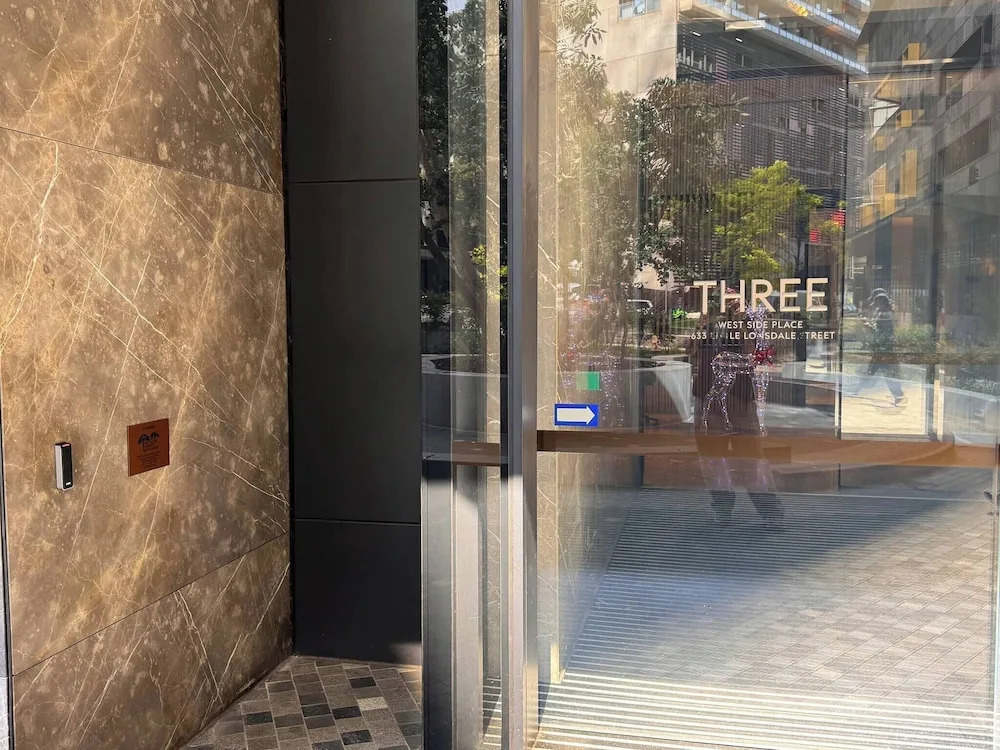 Luxury 2-bedroom Apartment in the Heart of Melbourne