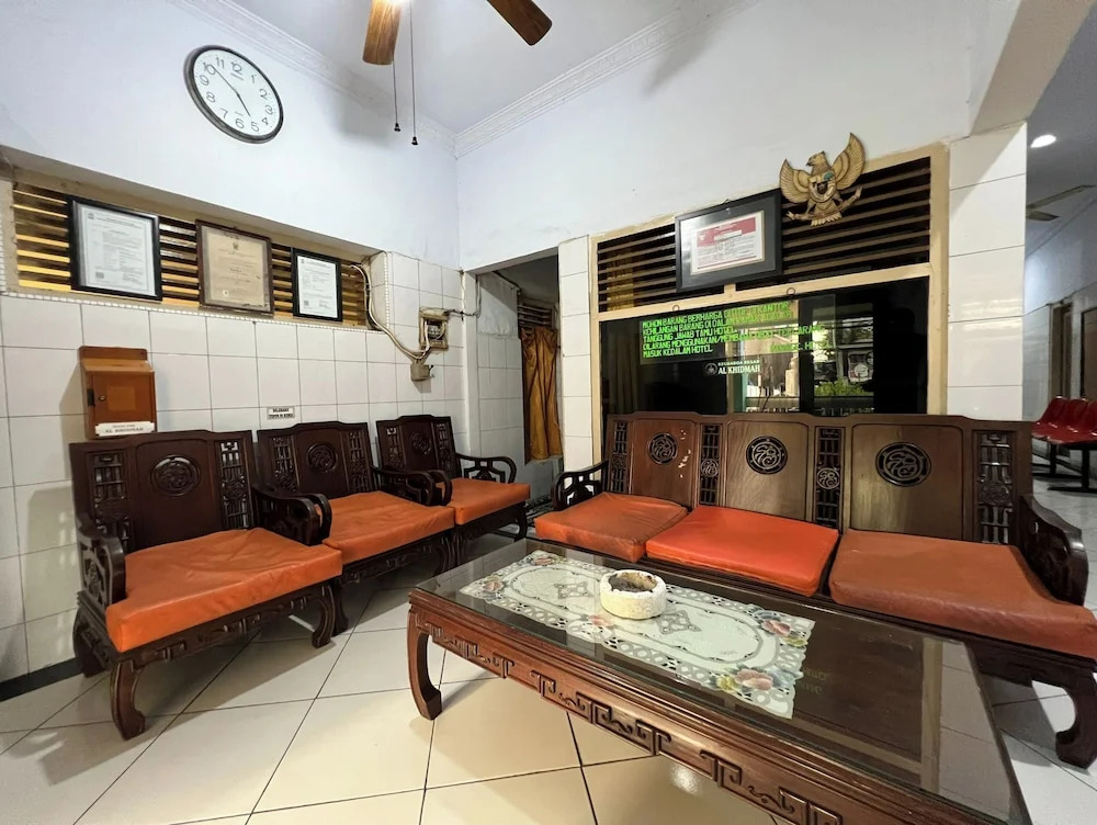 OYO 92675 Hotel Rosna