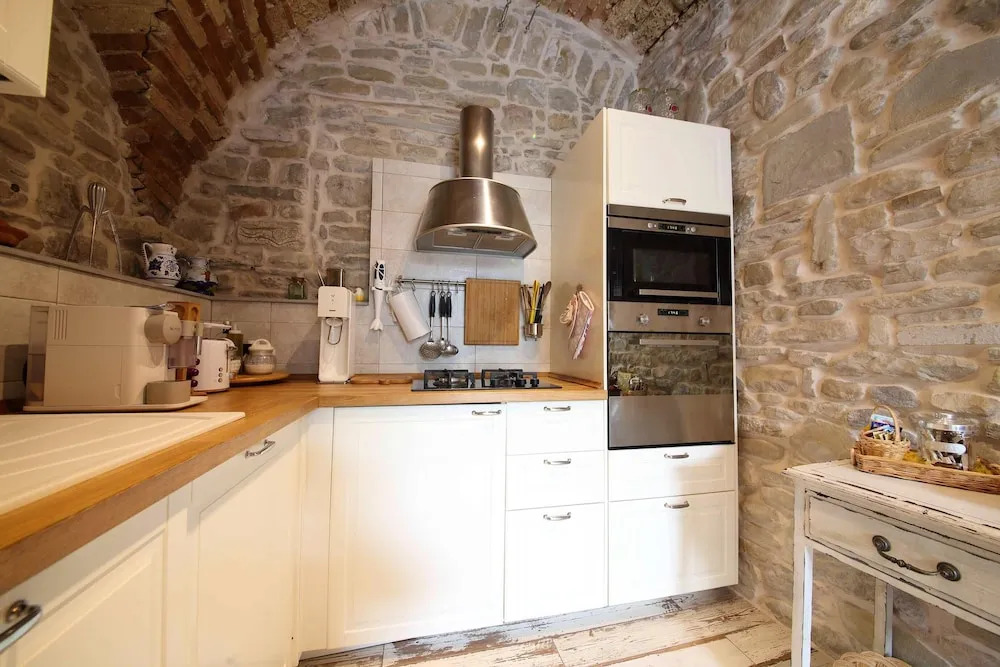 Studio in Popolano, with Wonderful Mountain View, Enclosed Garden And Wifi