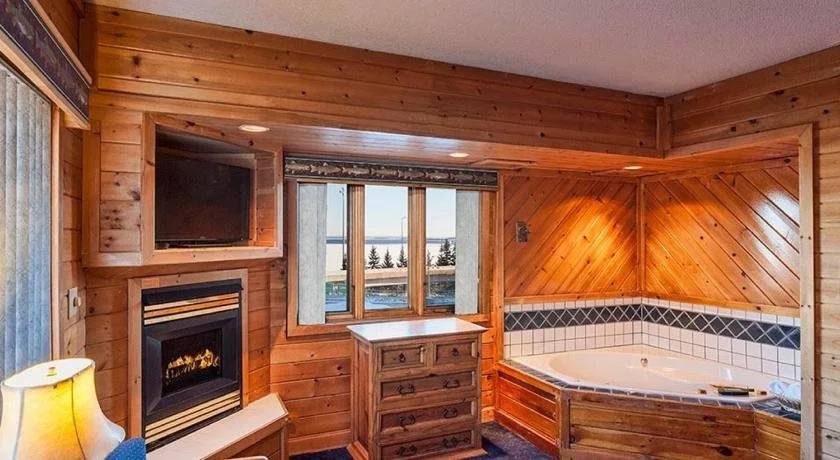 Voyageur Lakewalk Inn