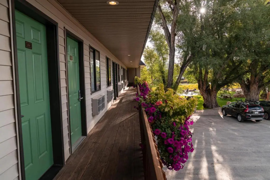 Riviera Motor Lodge