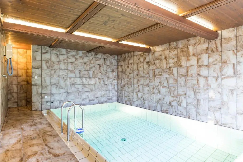 Yes, it is RETRO - Big Villa with Indoor Pool by ichbucheAT