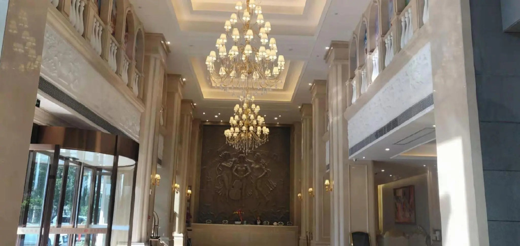 Vienna Hotel (Qujing High Speed Railway Station Wuguanyi Center)
