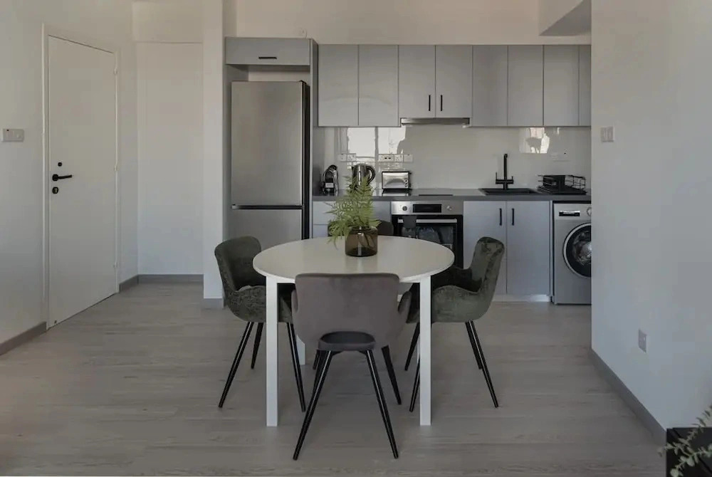 Lithos Modern Flat by Staycom