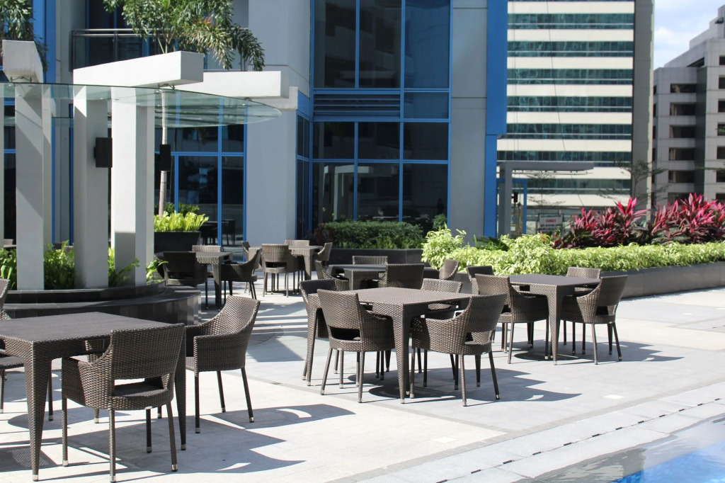 CSuites at Two Central Residences