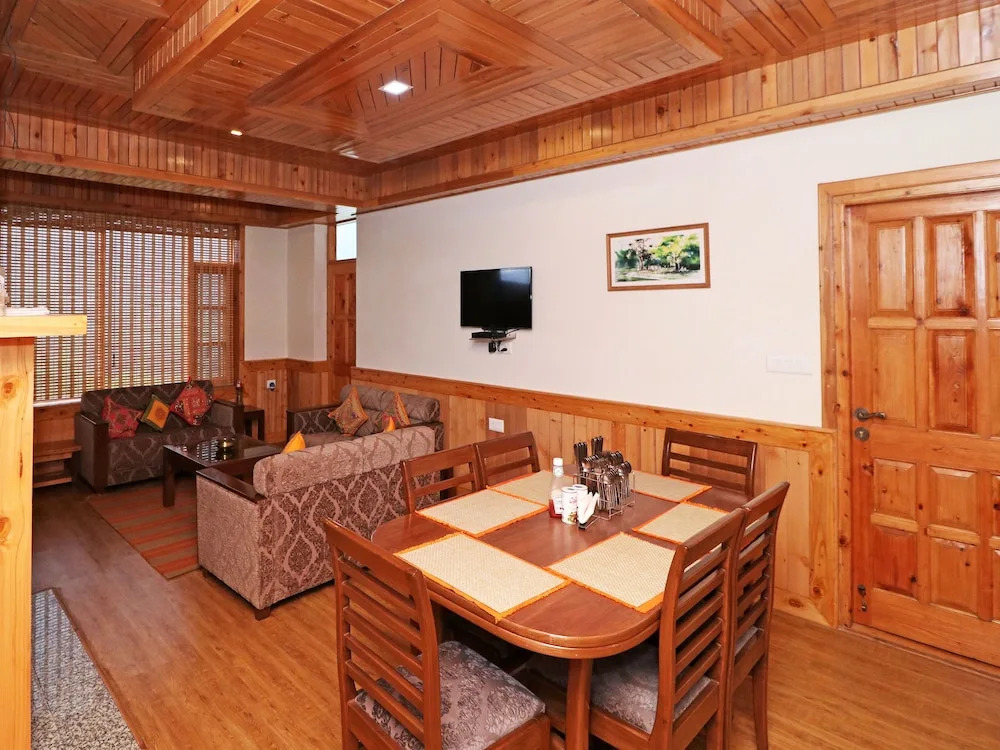 OYO 13875 Home Luxury 3BHK Hill View
