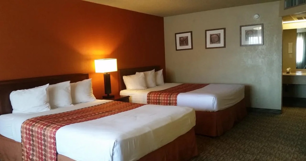 Dobson Ranch Inn & Suites LLC