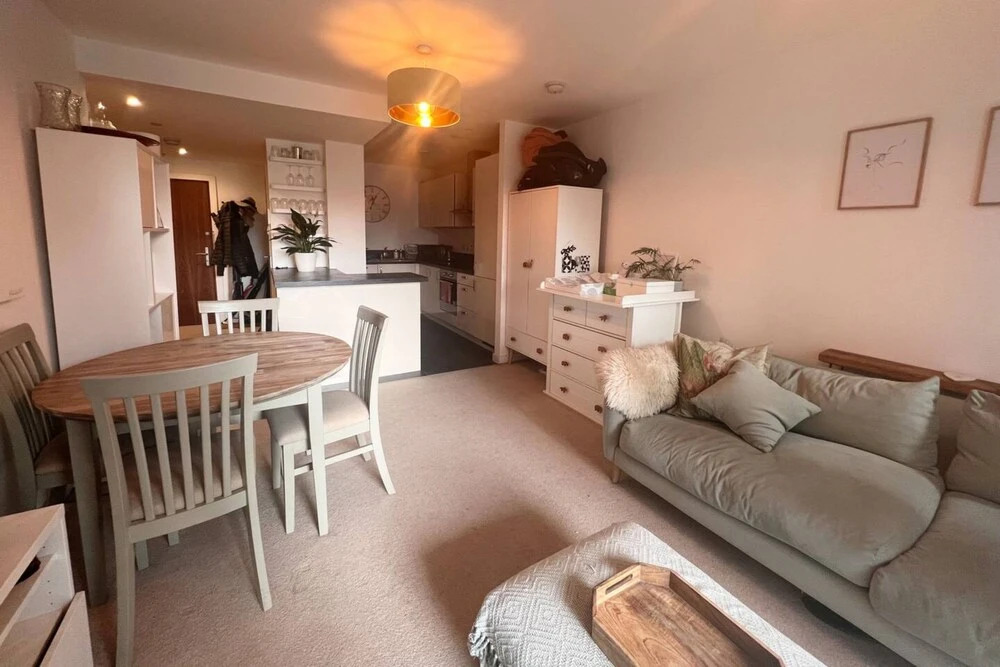Central 1 Bedroom Apartment in Aldgate East in Zone 1