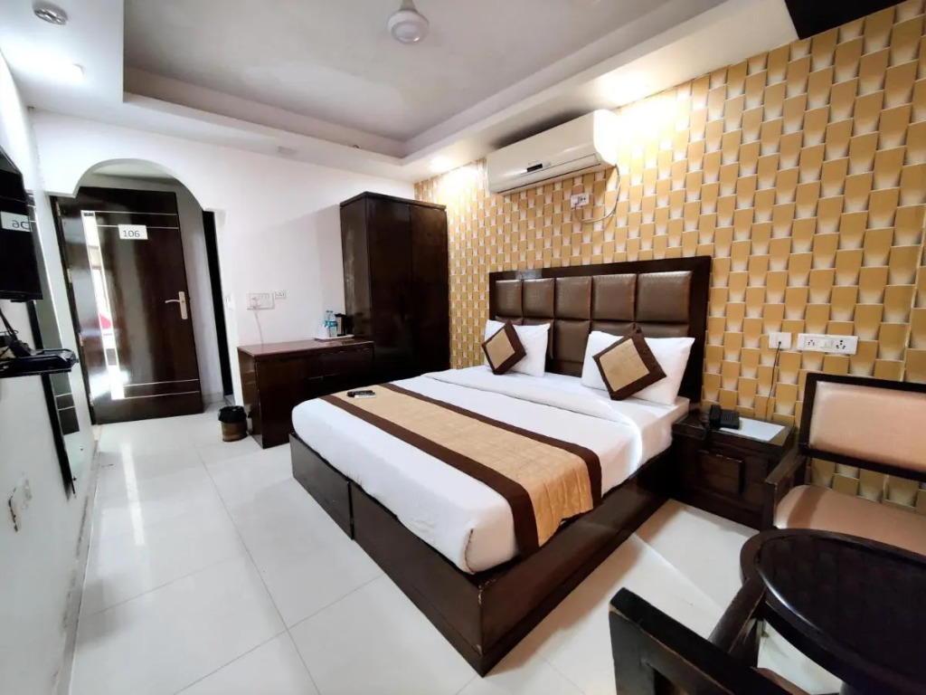 Hotel Delhi Pride at Karol Bagh