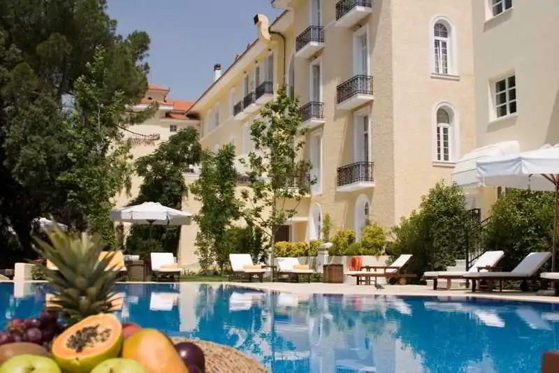 Pentelikon Hotel