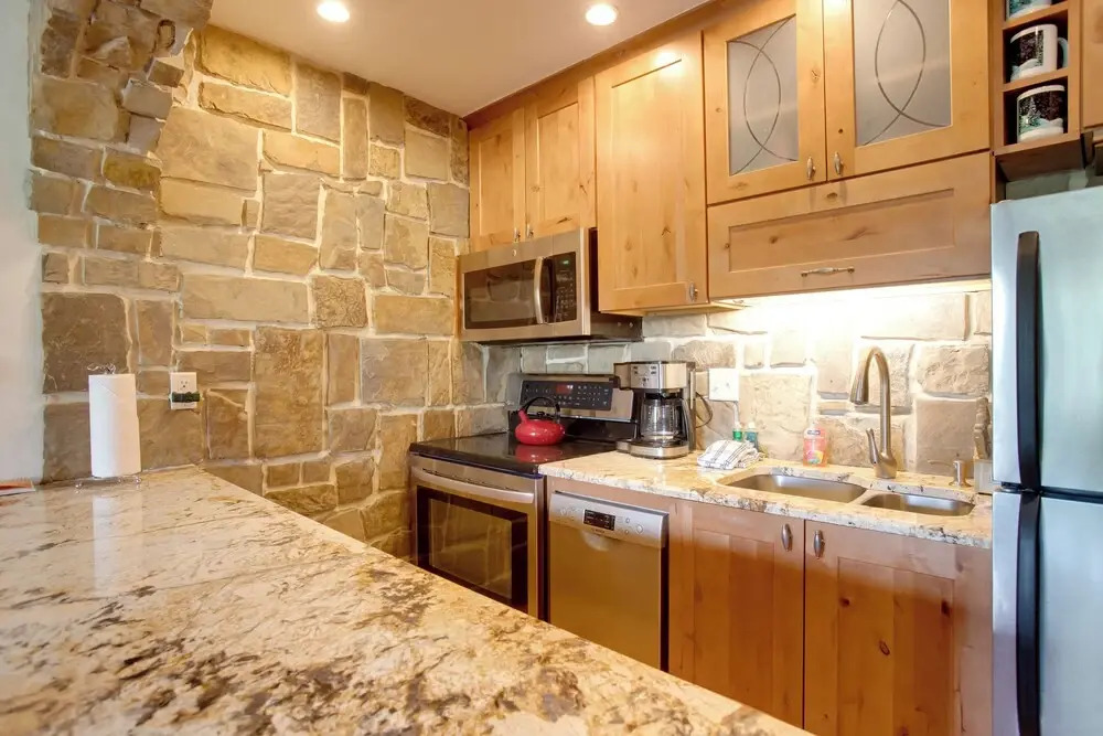 Pool & 3 Hot Tubs: Winter Park Condo on Bus Line