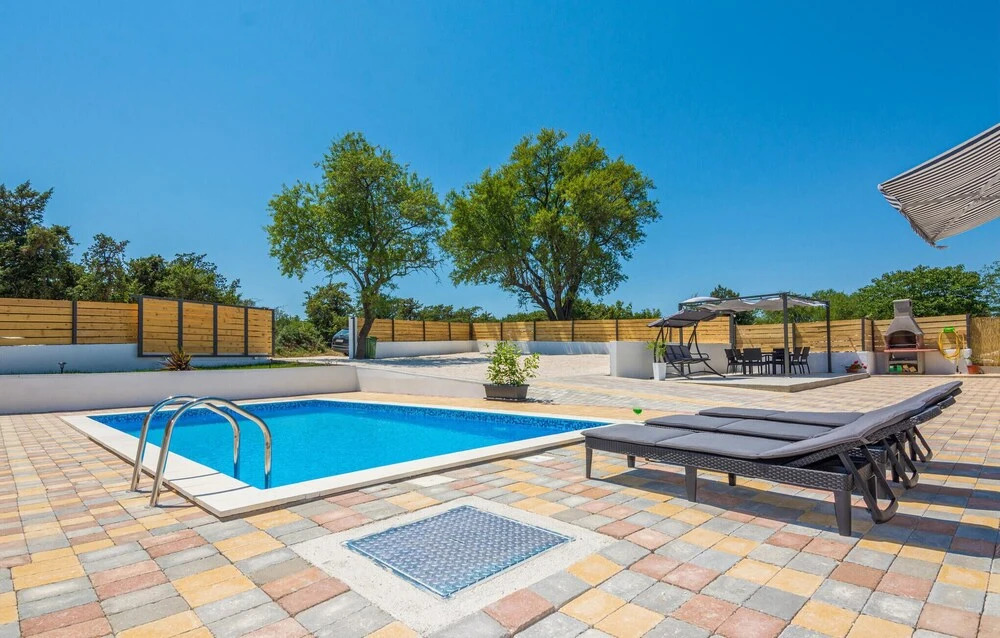 Lovely Home In Donje Rastane