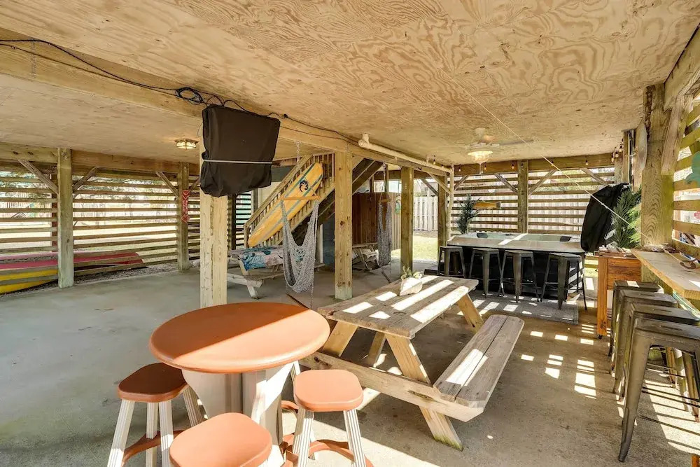 Hot Tub & Fire Pit: Outer Banks Family Getaway!