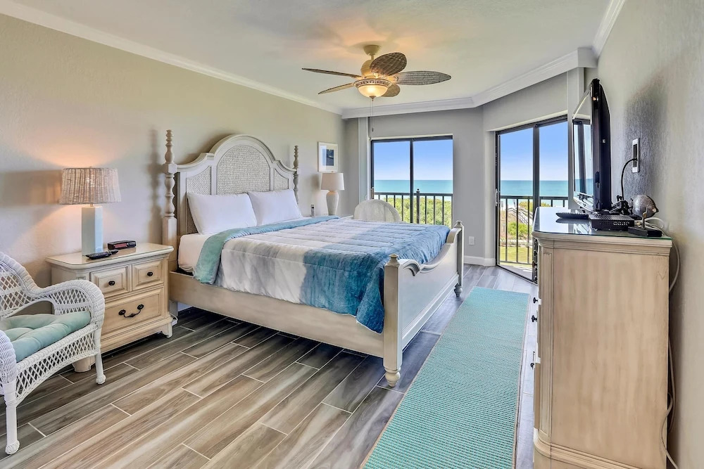 Land's End 304 Building 9 Beachfront / Totally Updated!!