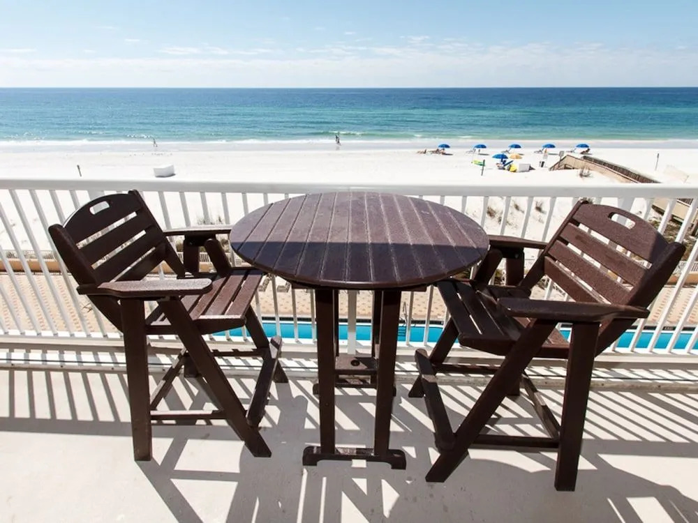 Islander by Brooks and Shorey Resorts