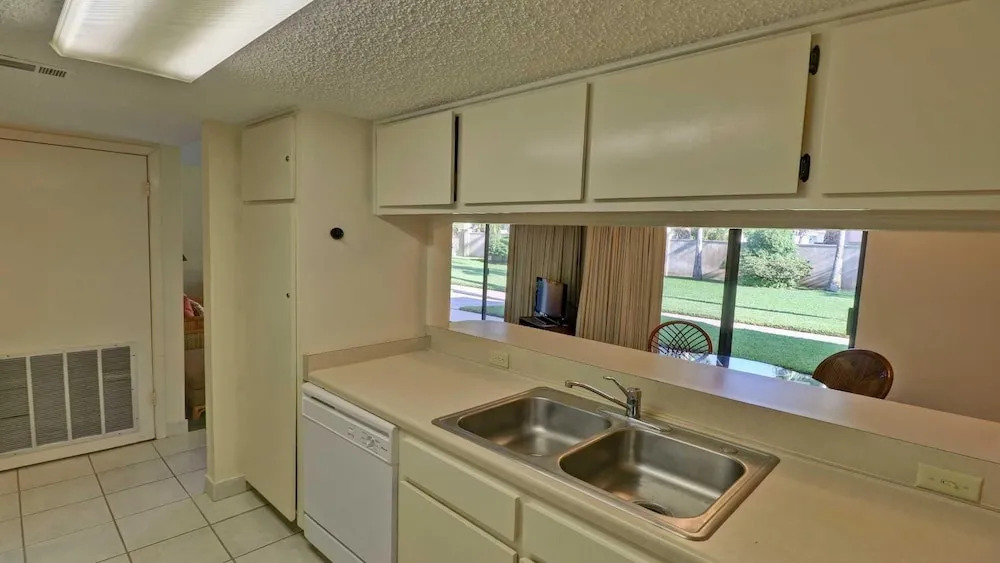 107 LAS Brisas 1 Bedroom Condo