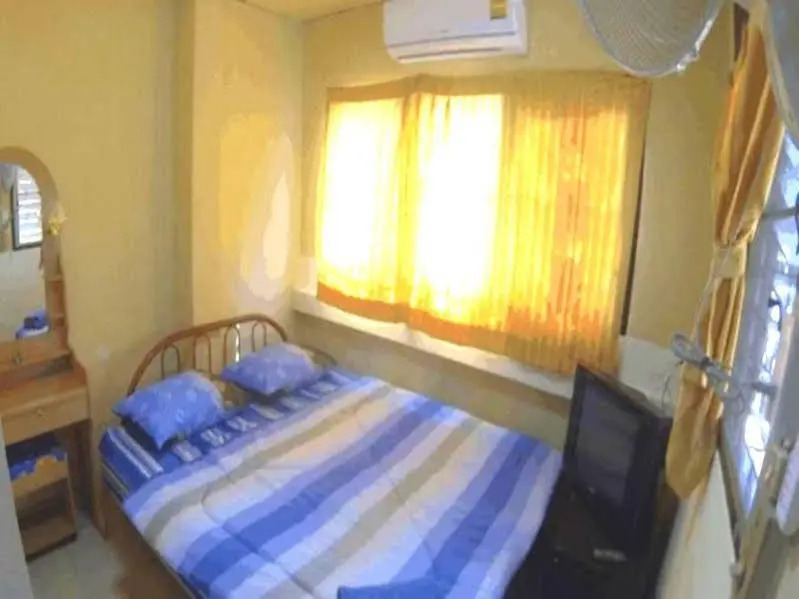 Nuan Cofe & Guesthouse