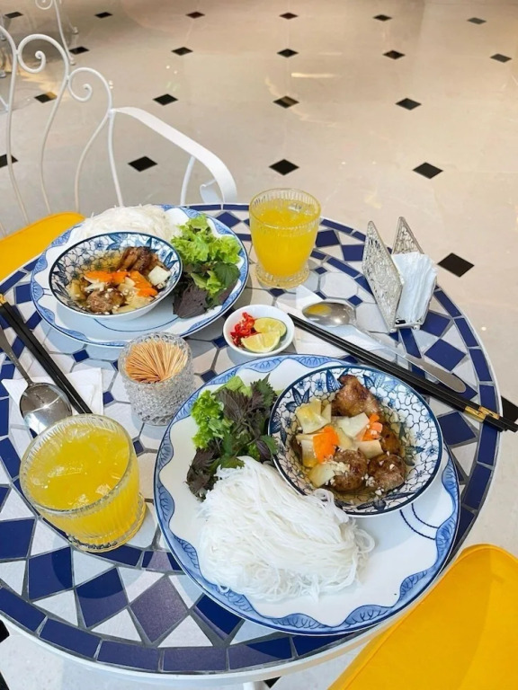 Le Bonheur Hotel