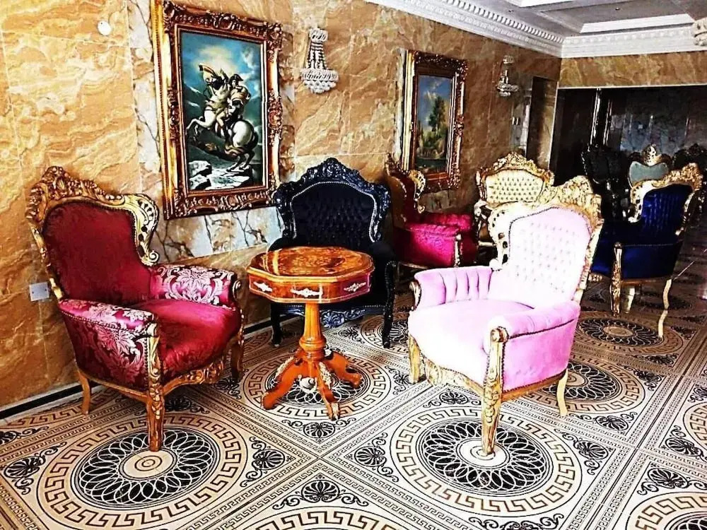 Grand Emperor Hotel