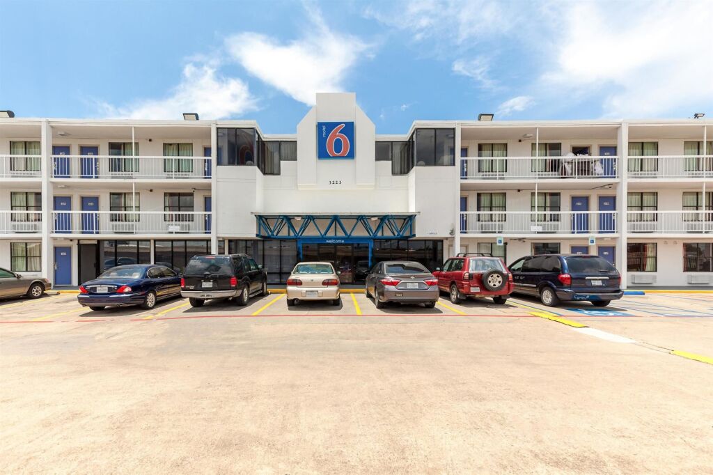Studio 6 Houston TX Medical Center NRG Stadium