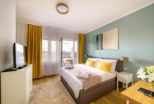 Pretty Woman's Studio with TERRACE & Air Condition