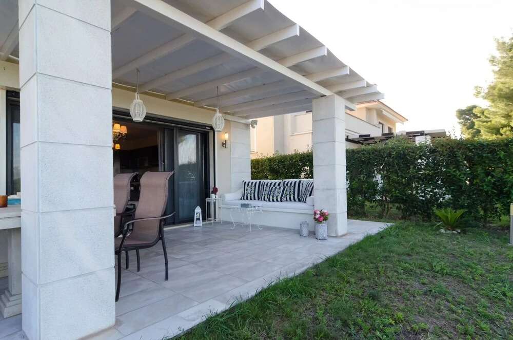 Maisonette with sea and mountain view