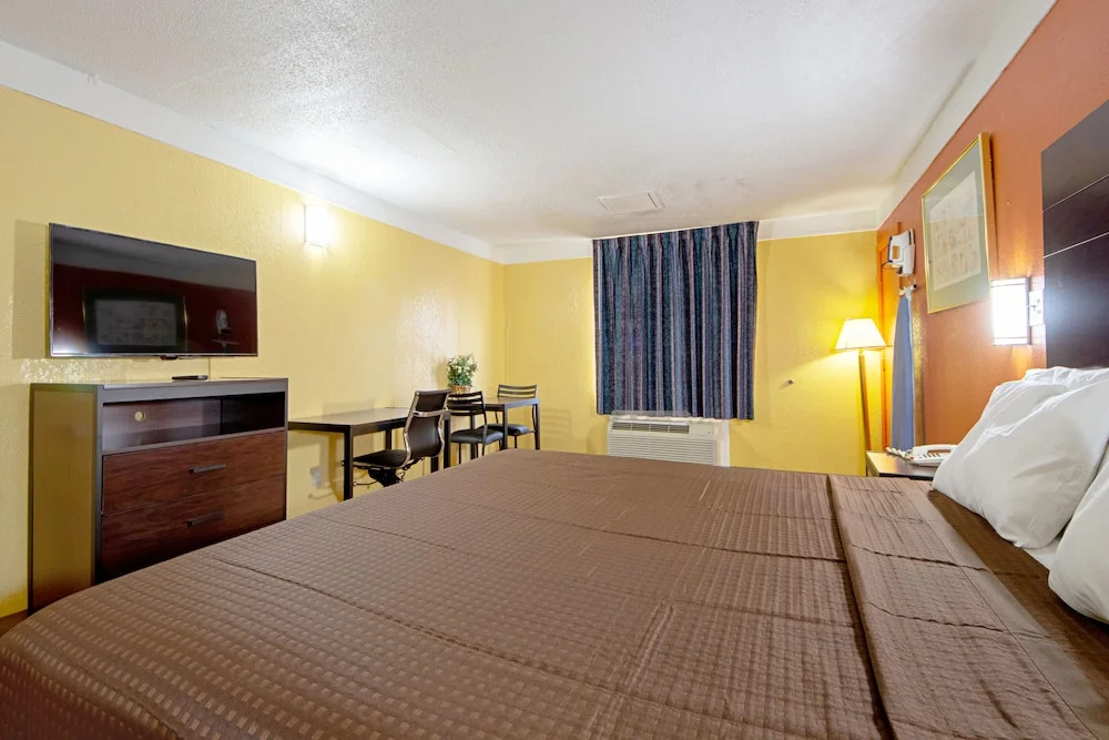 Americas Best Value Inn and Suites Denton