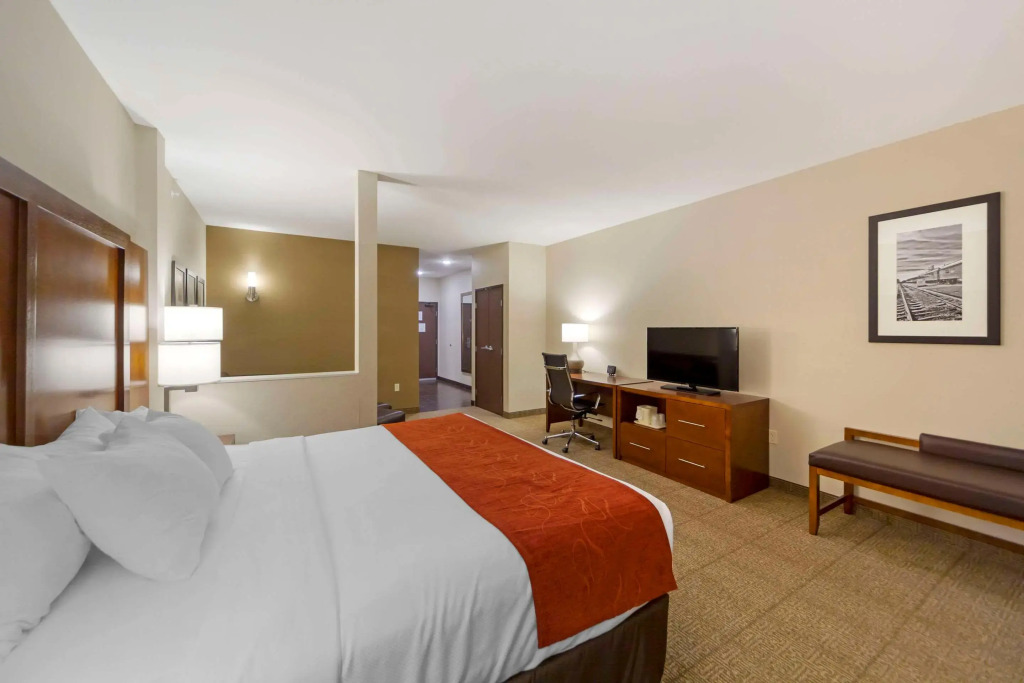 Comfort Suites